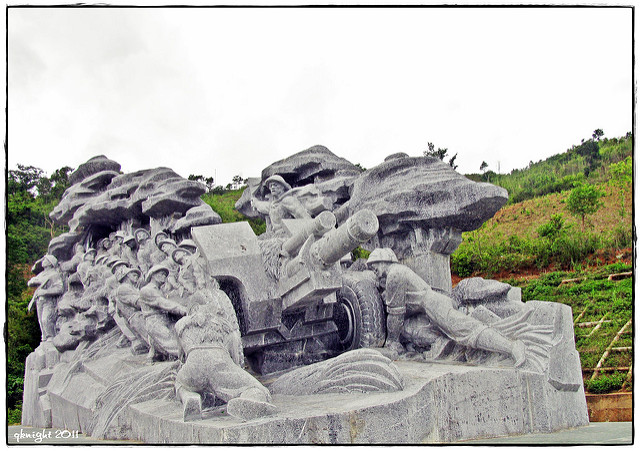Tượng đường kéo pháo 